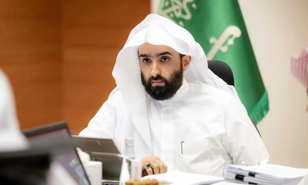 النائب العام يمنح صلاحيات إدارية ومالية لرؤساء الفروع