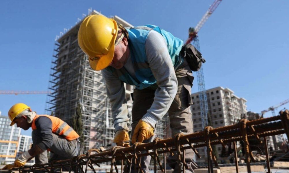 أسباب وتداعيات ارتفاع تكاليف البناء بنسبة 2.4% في أبريل
