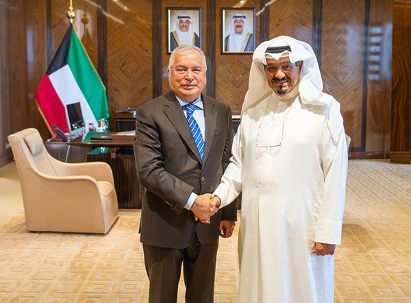 رئيس الوزراء استقبل سفير طاجيكستان