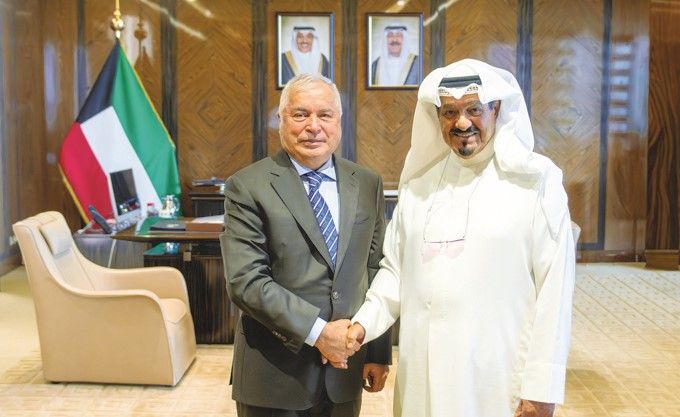 رئيس الوزراء استقبل سفير طاجيكستان