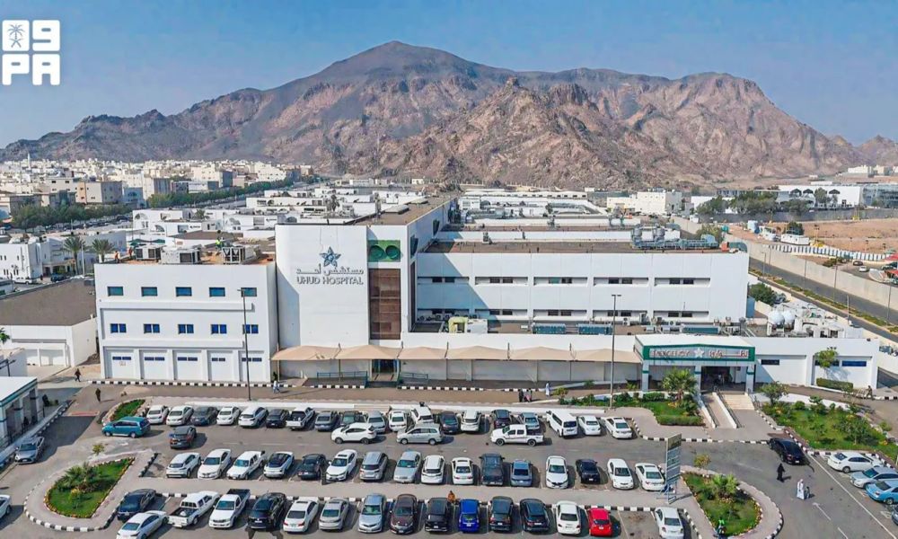 مستشفى أحد بالمدينة المنورة يعيد البصر لحاجة جزائرية