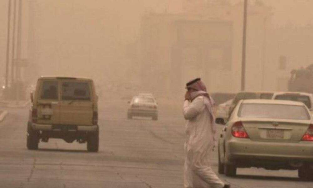 رياح نشطة تضرب 7 مناطق سعودية منها الرياض: تحذيرات الأرصاد