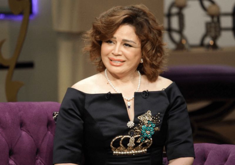 شاهد .. إلهام شاهين تفجر أزمة مع السوريين بتصريحات مثيرة للجدل وناشطون يطالبونها بالاعتذار