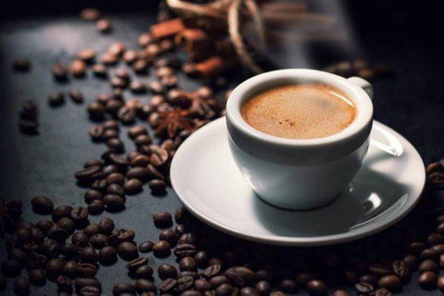 دراسة: القهوة قد تُضعف فاعلية بعض المضادات الحيوية ضد البكتيريا