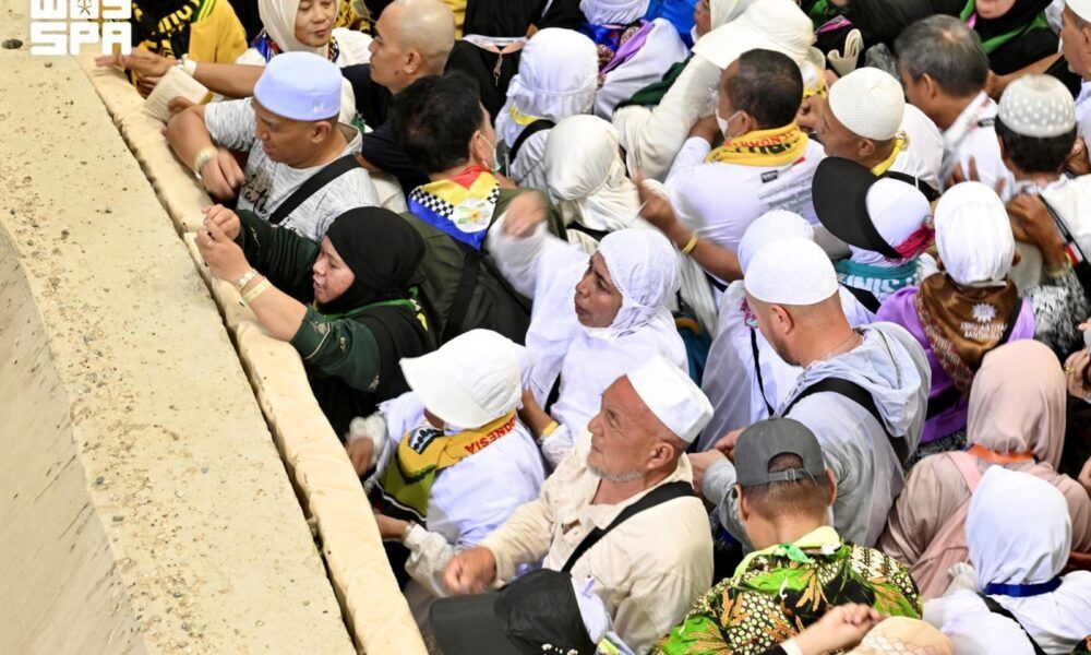 إتمام رمي الجمرات وطواف الوداع: ختام مناسك الحج لهذا العام