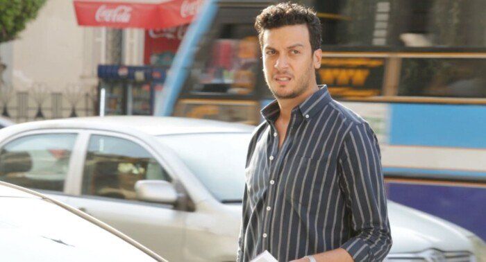 شاهد .. بعد 20 عامًا من الفكرة.. وائل حمدي يكشف كواليس مسلسل «ورد على فل وياسمين»
