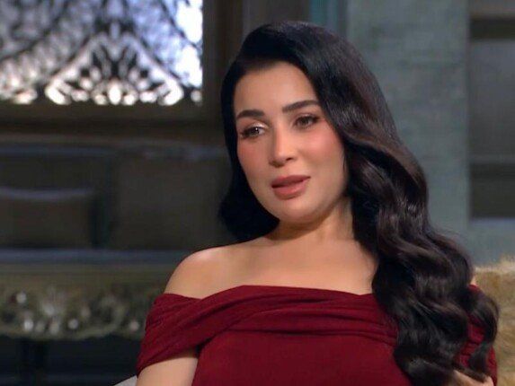 شاهد .. مي عز الدين توجه رسالة مؤثرة لإسعاد يونس.. ماذا قالت؟