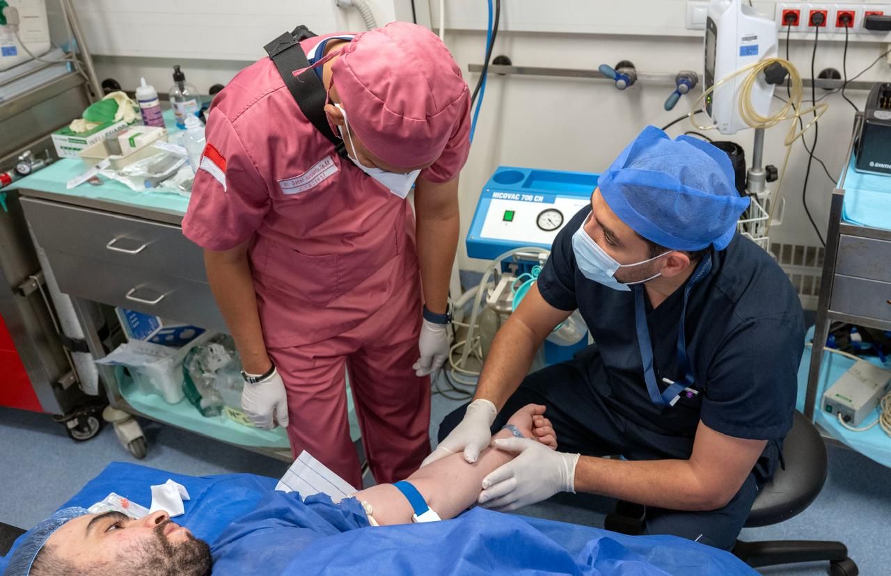 المستشفى الإماراتى العائم بالعريش ينجح في إجراء جراحة نوعية لمريض من غزة