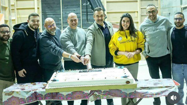 شاهد .. كريم عبد العزيز وياسمين صبري يسافران إلى ماليزيا لاستكمال تصوير “مطلوب عائلياً”