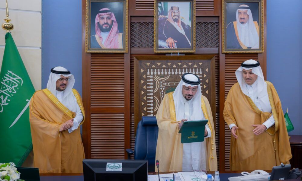 أمير القصيم يطلق حملة طرق آمنة لتعزيز السلامة المرورية