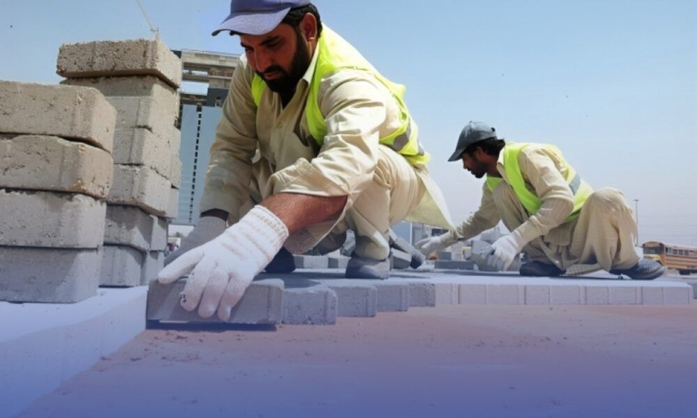 بدء تطبيق قرار حظر العمل تحت أشعة الشمس في السعودية