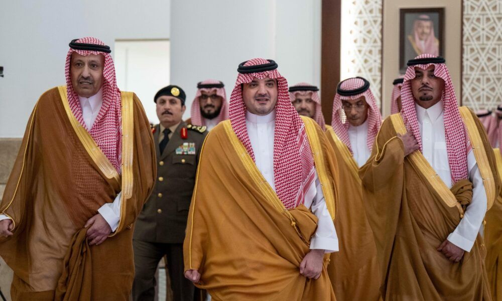 وزير الداخلية يستعرض المبادرات التنموية في الباحة