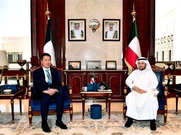 نائب رئيس الوزراء ووزير الدولة لشؤون مجلس الوزراء يؤكد عمق العلاقات الصينية - الكويتية