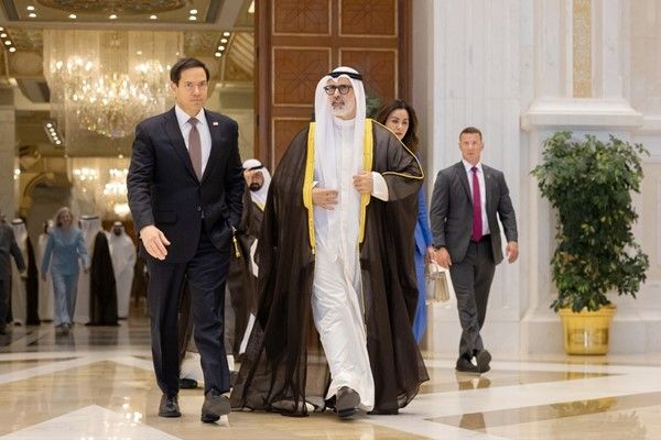 وزير الخارجية التقى نظيره الأميركي: المضي قدماً في تطوير العلاقات الثنائية وتوسيع مجالات التعاون