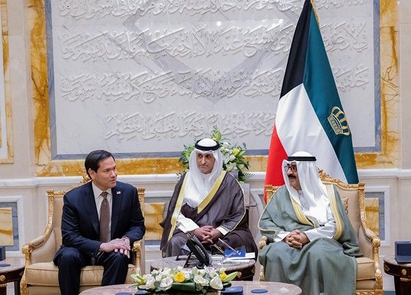 الأمير بحث مع وزير الخارجية الأميركي مستجدات الأوضاع في منطقة الشرق الأوسط وجميع المساعي والجهود لتعزيز الأمن والاستقرار