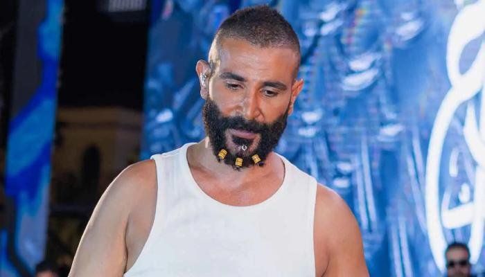 شاهد .. «سامحوني للمرة الألف».. أحمد سعد يقص ضفائره ويعلن نهاية مرحلة الجدل