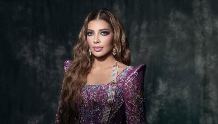 شاهد .. أصالة تُثير تفاعل جمهور أبوظبي بموقف طريف على المسرح.. ماذا فعلت؟