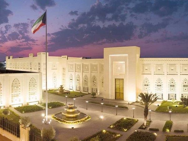 الكويت عزت قطر في استشهاد مواطن بشظايا ناجمة عن العمليات العسكرية