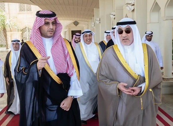 وزير الدولة عضو مجلس الوزراء السعودي يغادر البلاد بعد زيارة رسمية