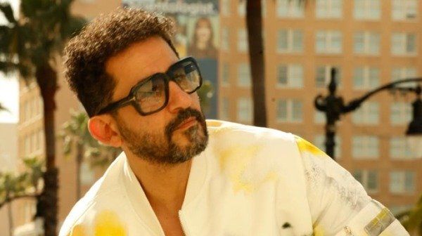 شاهد .. أحمد حلمي ينتهي من تصوير أفيش "حدوتة" استعداداً لطرحه في موسم الصيف