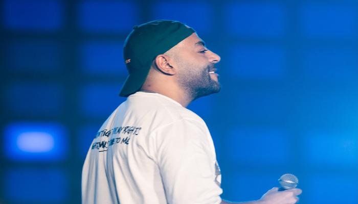 شاهد .. تفاصيل موعد طرح ألبوم تامر عاشور الجديد