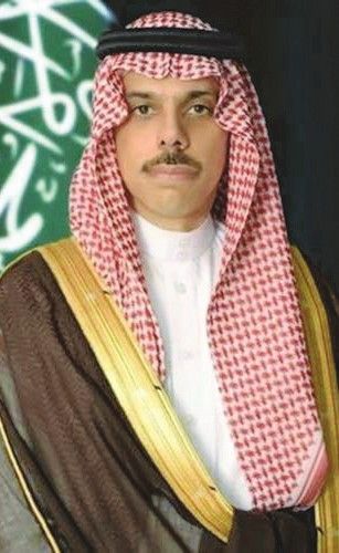 وزير الخارجية ونظيره السعودي بحثا جهود خفض التصعيد واحتواء التوتر في المنطقة