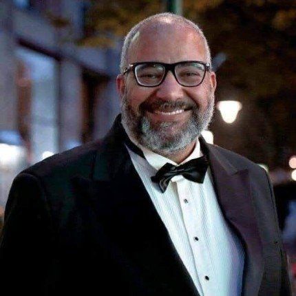 شاهد .. بيومي فؤاد يواصل نشاطه السينمائي بـ«ابن مين فيهم؟» و«بحر»