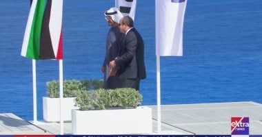 الرئيس السيسي يستقبل الشيخ محمد بن زايد في مطار العلمين