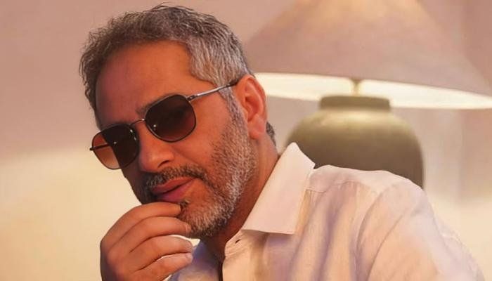 شاهد .. اتفرج.. أول ظهور للفنان فضل شاكر أثناء قص شعره بعد إخلاء سبيله في لبنان