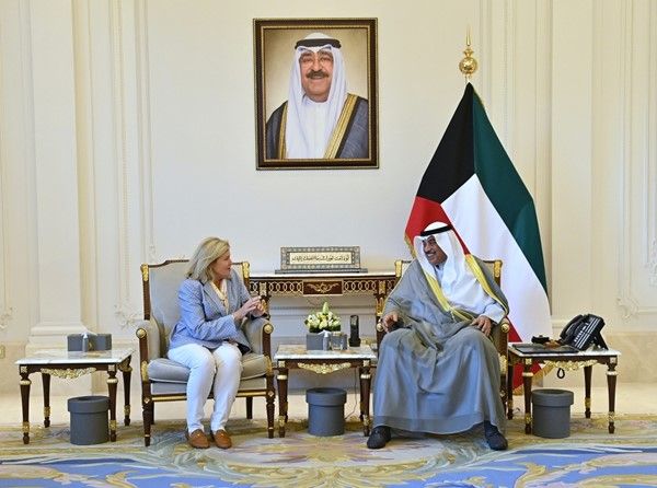 ولي العهد بحث مع الرئيس التنفيذي لشركة فرانكلين تمبلتون أوجه التعاون وآخر التطورات الاستثمارية في الكويت