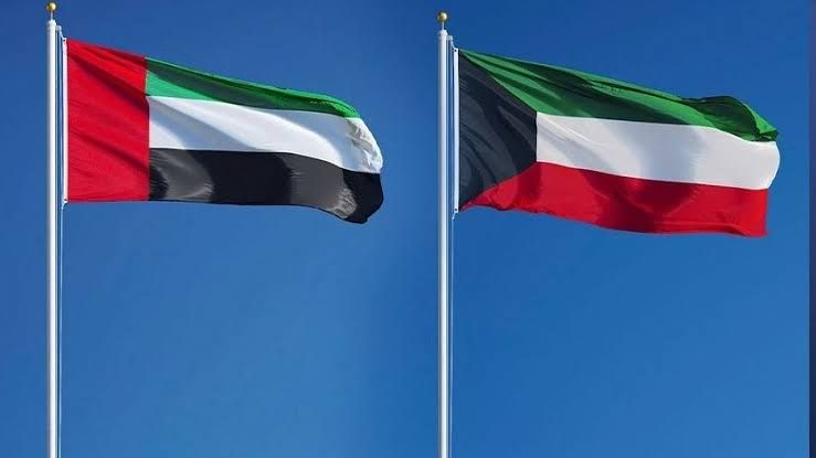 وزير الخارجية الإماراتي يبحث هاتفياً مع نظيره الكويتي الأوضاع الراهنة بالمنطقة