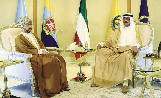وزير الدفاع استقبل سفير عُمان بمناسبة انتهاء فترة عمله