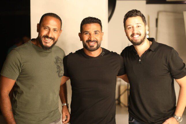 شاهد .. هاني محروس يكشف تفاصيل صداقة أحمد سعد ومصطفى حجاج ومفاجأة ألبوم جديد