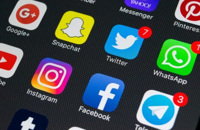 دراسة: تقليص استخدام مواقع التواصل إلى 30 دقيقة يوميًا لا يضمن تحسن الصحة النفسية