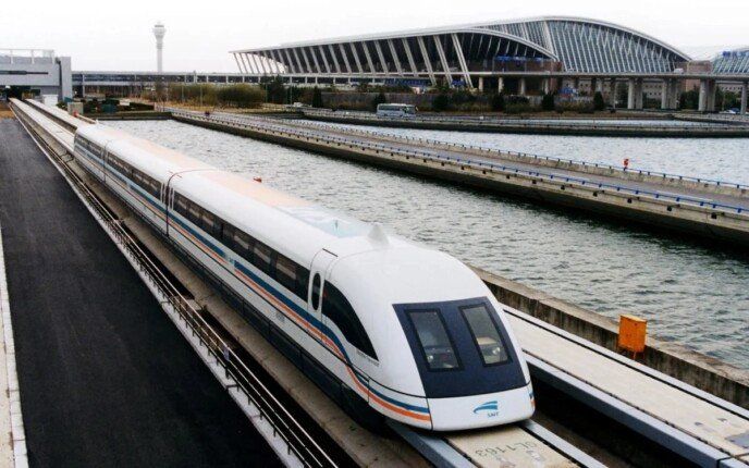 قطار صيني مغناطيسي يحطم رقمًا قياسيًا جديدًا بسرعة 497 ميلًا في الساعة خلال 5.3 ثانية