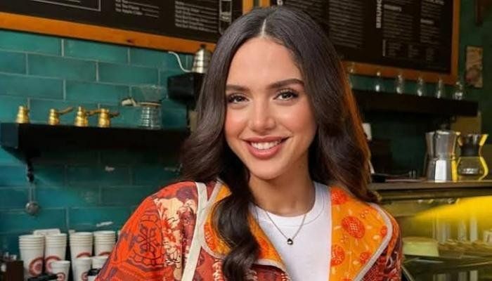 شاهد .. رنا رئيس تخطف الأنظار مع زوجها في حفل «اتفرج».. ووالدتها تكشف تفاصيل أزمتها الصحية