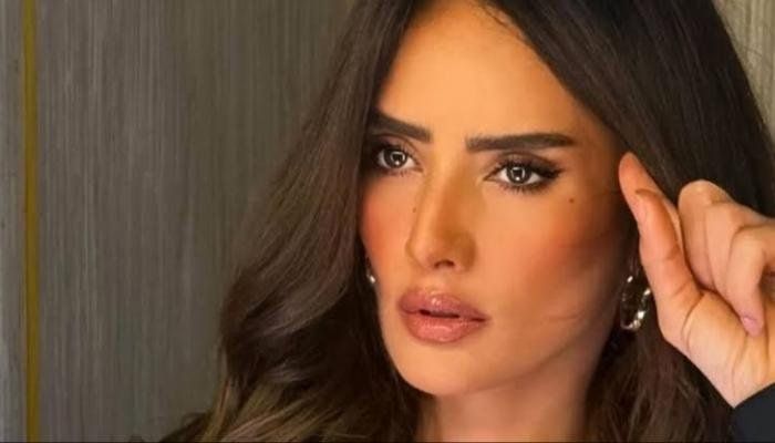شاهد .. النجمة زينة تكشف جانبا من تجربتها العاطفية.. ماذا قالت؟