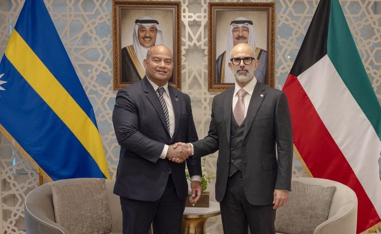 وزير الخارجية بحث مع رئيس جمهورية ناويرو تعزيز العلاقات الثنائية وتطويرها بمختلف المجالات