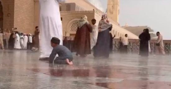 «أرصاد» السعودية: أمطار غزيرة وسيول على مكة والمدينة اليوم.. فيديو