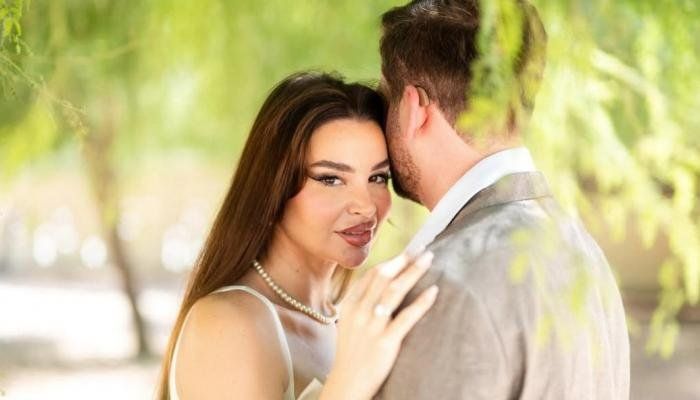 شاهد .. في أجواء رومانسية.. الراقصة جوهرة تعلن خطوبتها على شاب من خارج الوسط الفني