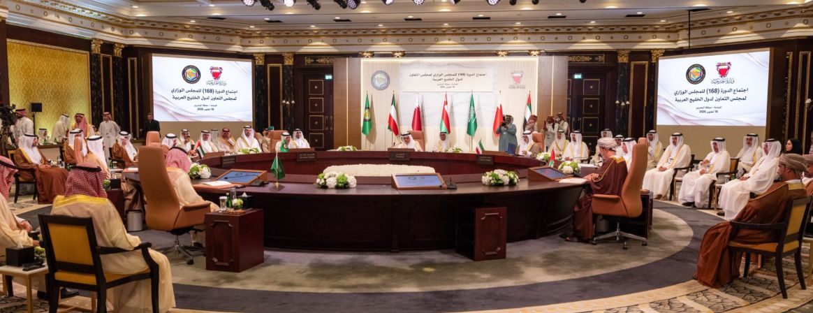 العالم هذا المساء.. إيران تحث أمريكا على قبول مقترح يفضى إلى فتح مضيق هرمز.. مجلس التعاون الخليجى يدعو إلى تصنيف الحوثيين جماعة إرهابية.. فرنسا تعتقل 1800 شخص وملايين اليوروهات خسائر بسبب الاحتجاجات فى المدن