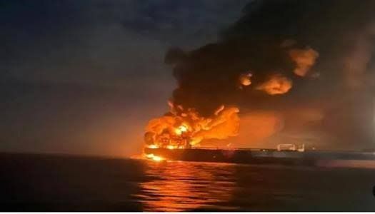 الحرس الثوري الإيراني يعلن انفجار ناقلتي نفط بمضيق هرمز وسط تصاعد التوترات