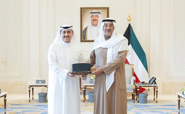 ولي العهد يتسلم من الرومي التقرير السنوي لديوان المحاسبة