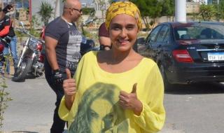 إبنة سامي العدل بتشتغل وتكسب من عرق جبينها : مش همد إيدي لحد – فيديو