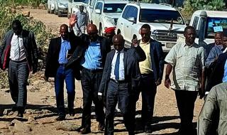 عضو مجلس السيادة جاد كريم يقف على المرافق الخدمية بلقاوة