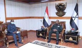 البرهان يلتقي مبعوث الايقاد الخاص لجمهورية جنوب السودان