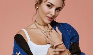 شاهد .. هاندا أرتشيل بجلسة تصوير وسط الطريق.. والبعض يتهمها بالجنون