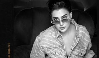 بالصور – غادة عبد الرازق في إطلالة صيفية علي البحر