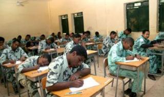 تجمع كيانات ثورة ديسمبر يقوم بمبادرة سقيا لممتحني الشهادة