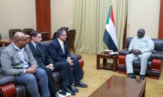 عقار يلتقي وفدا استثماريا امريكيا